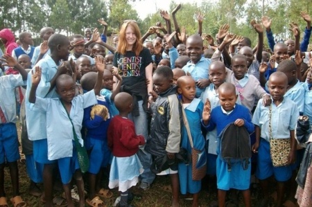 Elizabeth Dodds and a sea of kids 713