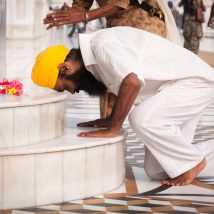 canada sikh man praying.jpg